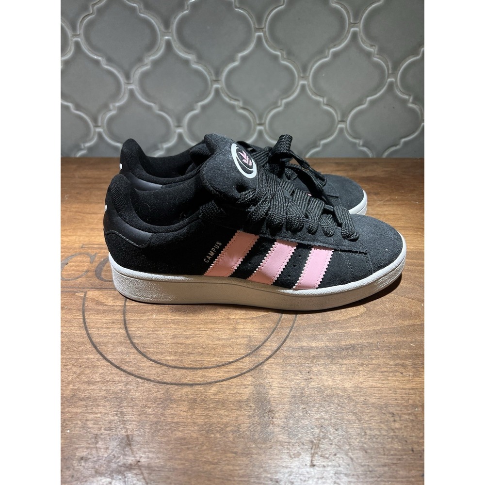 Adidas Women's Size Us 9 Skateboard Type Shoes Black With Pink‎ Stripes